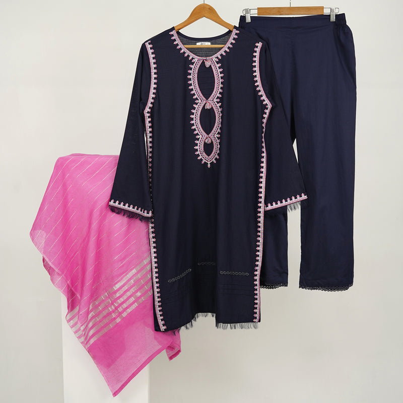 3 Pc Embroidered Lawn Suit - Image 9