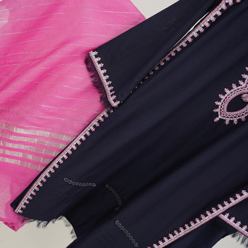 3 Pc Embroidered Lawn Suit - Image 6